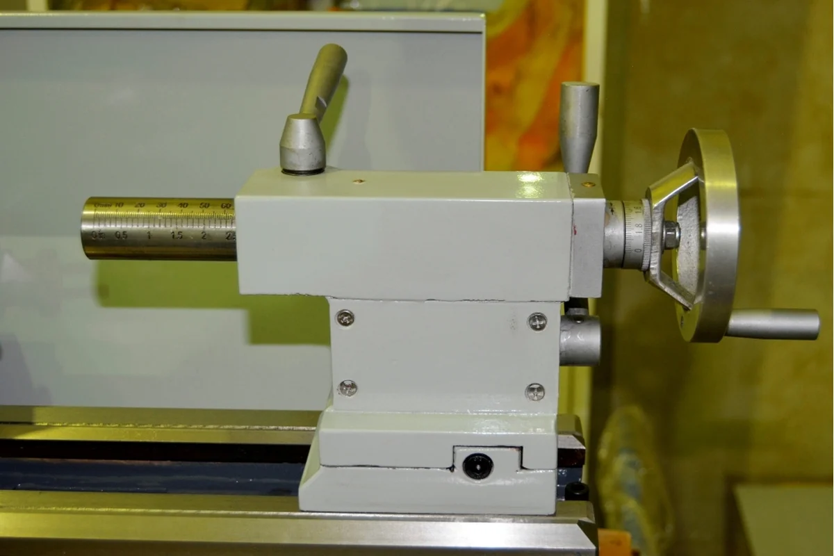 Токарный станок Metalmaster MML 2550 V 17033