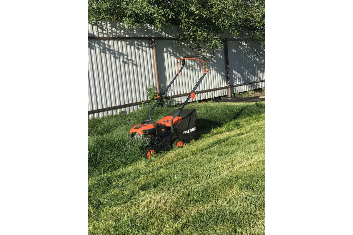 Бензиновая газонокосилка PATRIOT PT 40 512109401