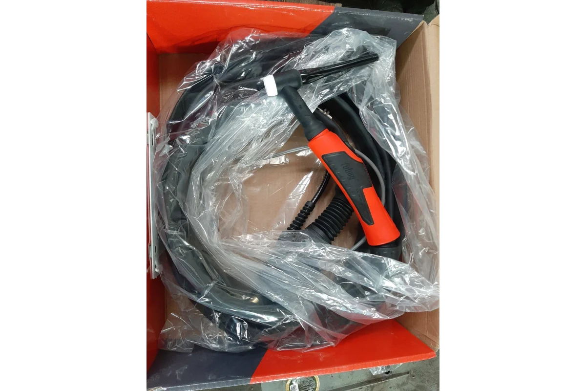 Сварочный инвертор FUBAG IRTIG 200 AC/DC PULSE, горелка FB TIG 26 5P 4m Up&Down, 38459, 31564.1