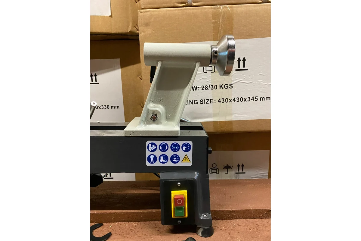 Токарный станок по дереву REALREZ R-1218 550 В REZ-R-1218 550 W