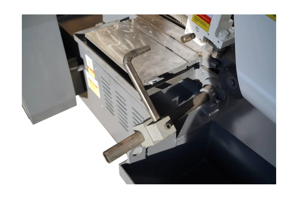 Полуавтоматический ленточнопильный станок MetalMaster BSM-400 SAF 20459
