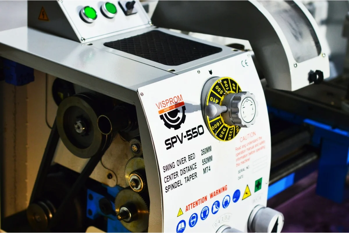 Универсальный токарный станок VISPROM SPV-550 39000800